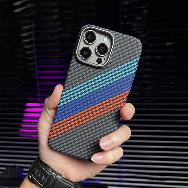 How to Remove Scratches From a Phone Case